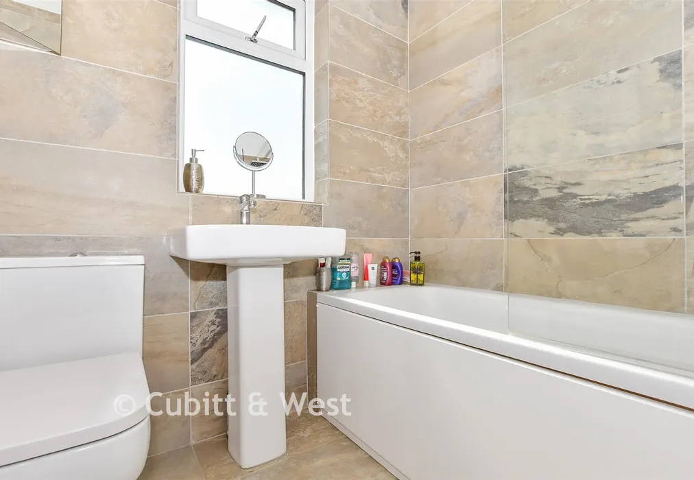 Bathroom - Amberley Road, Hilsea, Hampshire - Wards of Kent