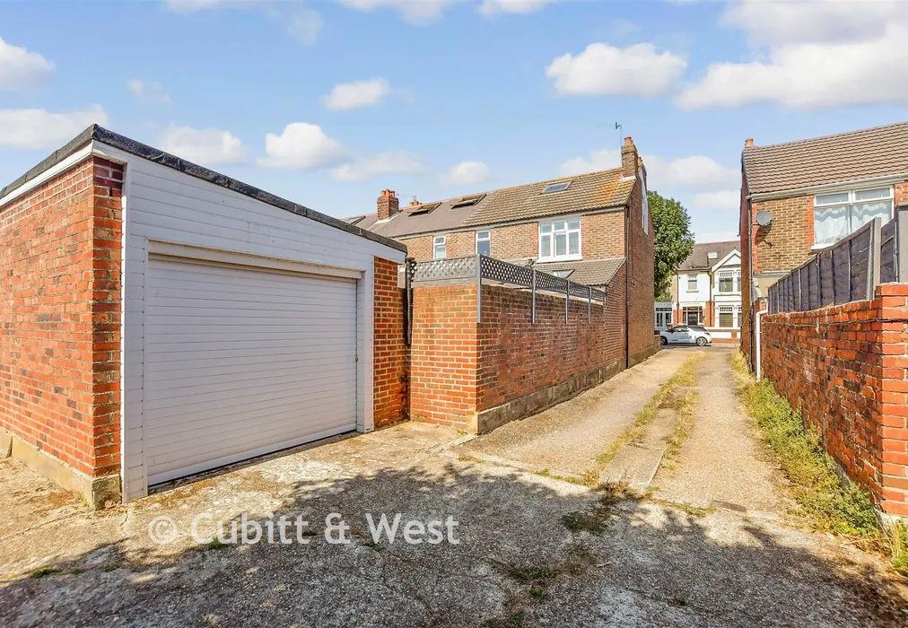 Garage - Amberley Road, Hilsea, Hampshire - Wards of Kent