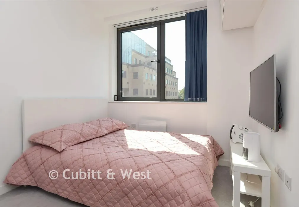 Bedroom 1 - Station Road, Redhill, Surrey - Wards of Kent