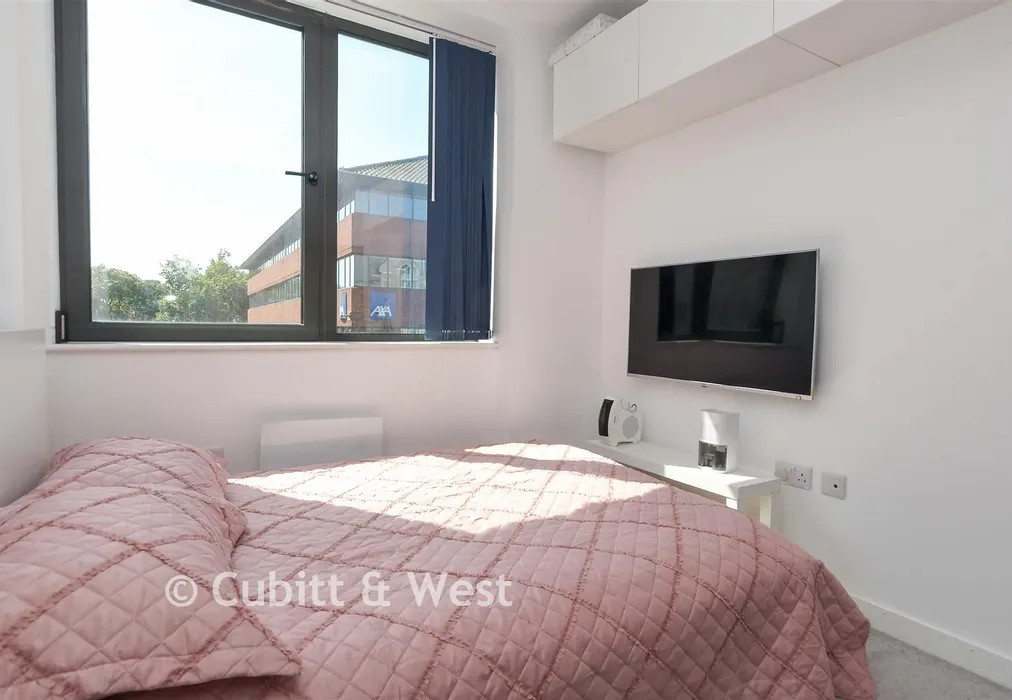 Bedroom 1 - Station Road, Redhill, Surrey - Wards of Kent