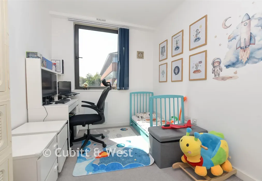 Bedroom 2 - Station Road, Redhill, Surrey - Wards of Kent