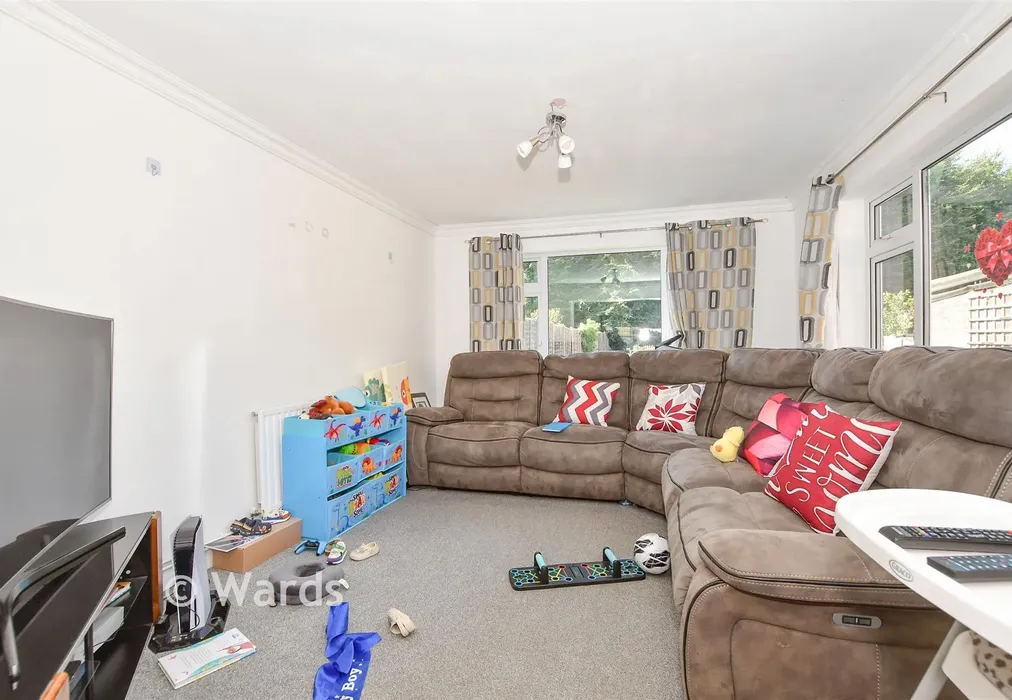 Lounge - The Avenue, Greenacres, Aylesford, Kent - Wards of Kent
