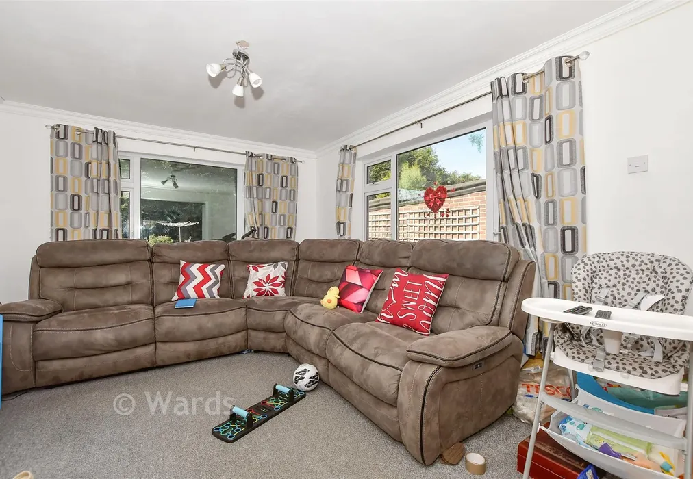 Lounge - The Avenue, Greenacres, Aylesford, Kent - Wards of Kent