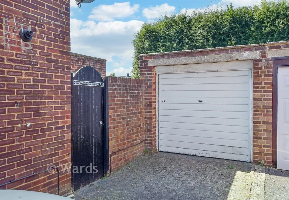 Garage - The Avenue, Greenacres, Aylesford, Kent - Wards of Kent