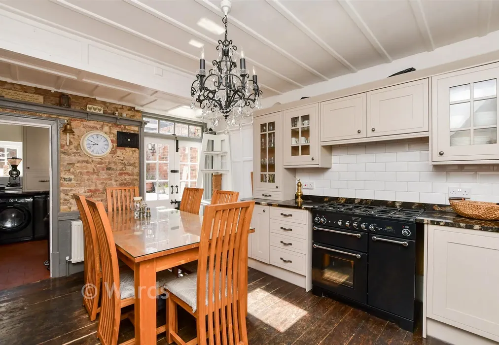 Kitchen/Diner - Central Parade, Herne Bay, Kent - Wards of Kent