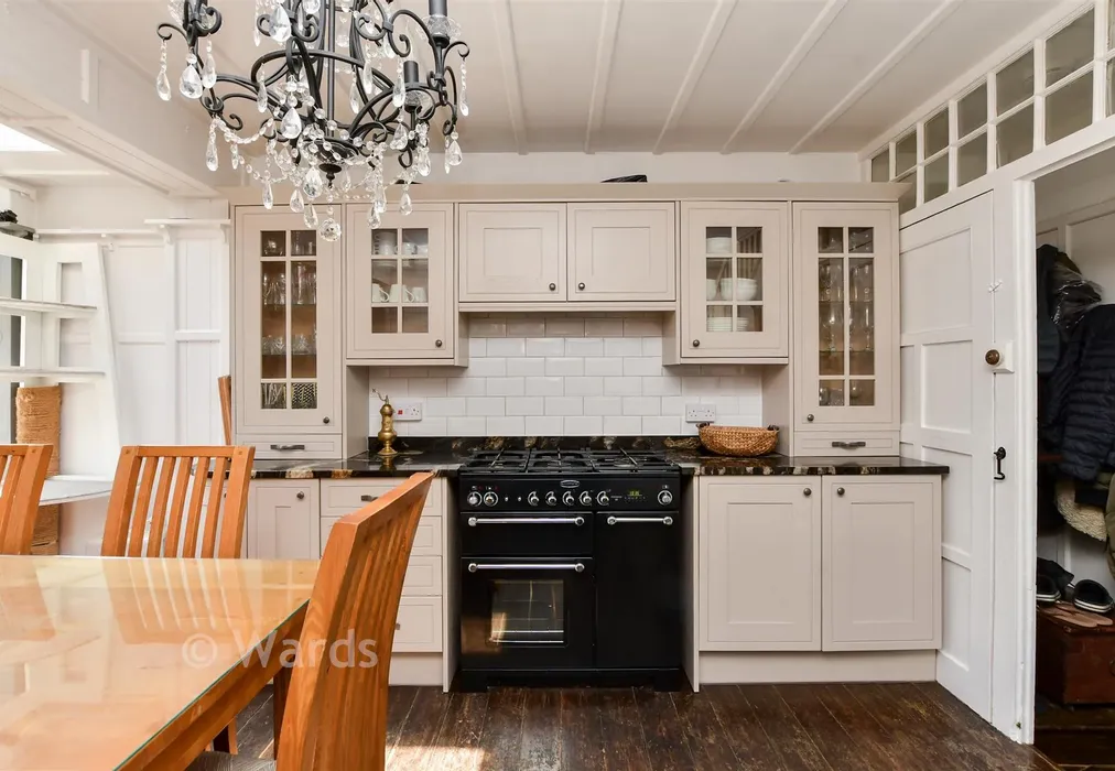 Kitchen/Diner - Central Parade, Herne Bay, Kent - Wards of Kent