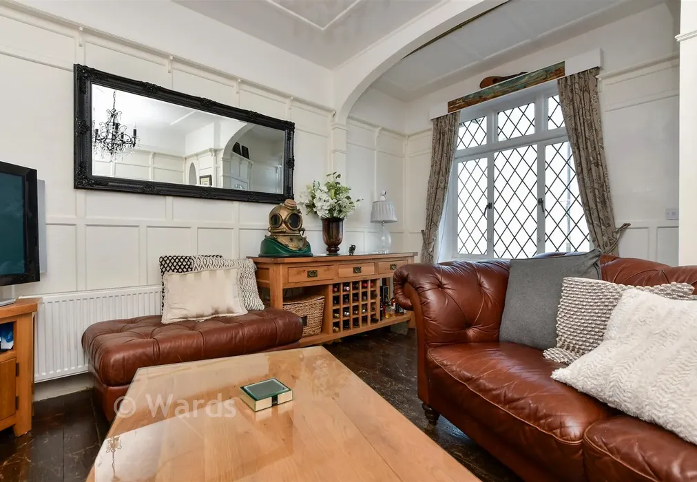 Lounge - Central Parade, Herne Bay, Kent - Wards of Kent