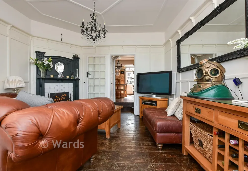 Lounge - Central Parade, Herne Bay, Kent - Wards of Kent