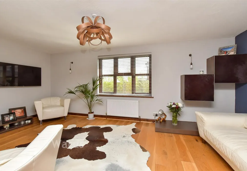 Lounge - Little John Avenue, Walderslade, Chatham, Kent - Wards of Kent