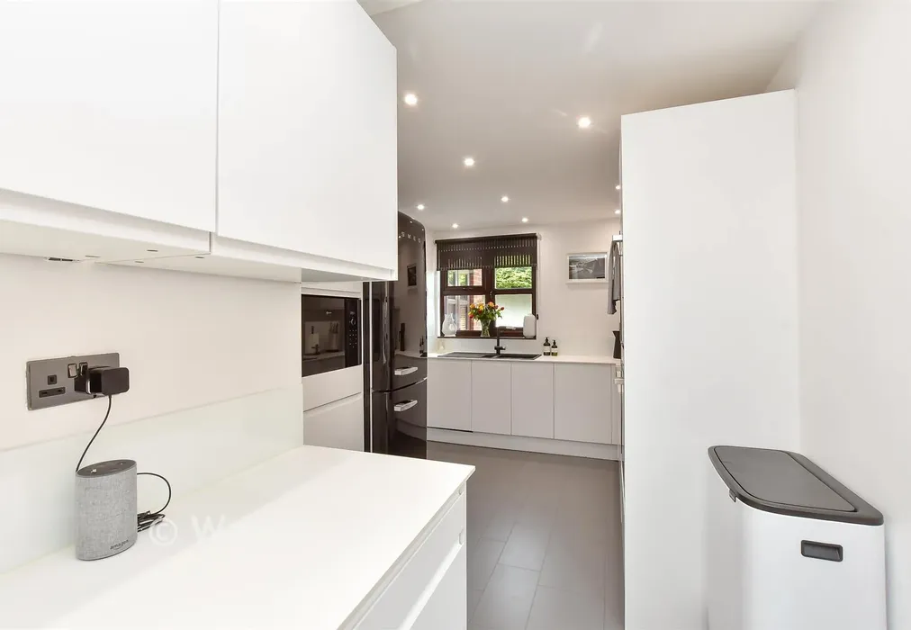 Kitchen - Little John Avenue, Walderslade, Chatham, Kent - Wards of Kent