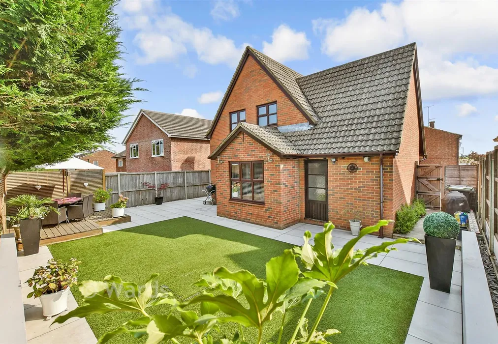 Rear Garden - Little John Avenue, Walderslade, Chatham, Kent - Wards of Kent