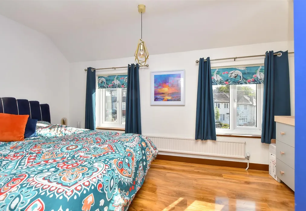 Bedroom 1 - Woodstock Road, Strood, Rochester, Kent - Wards of Kent