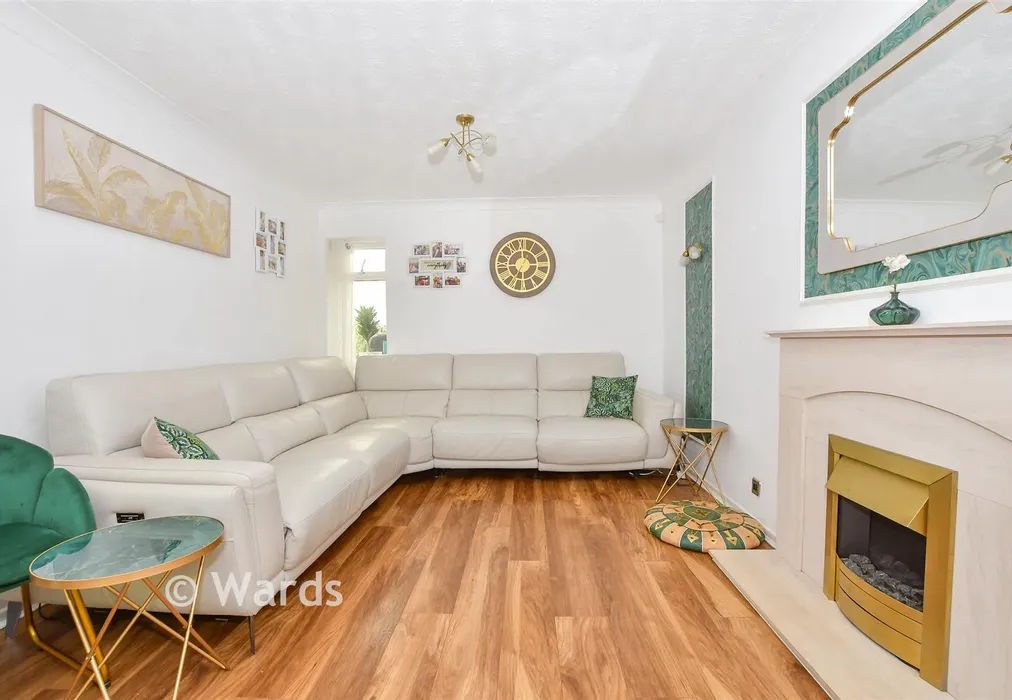 Lounge - Reculver Walk, Maidstone, Kent - Wards of Kent