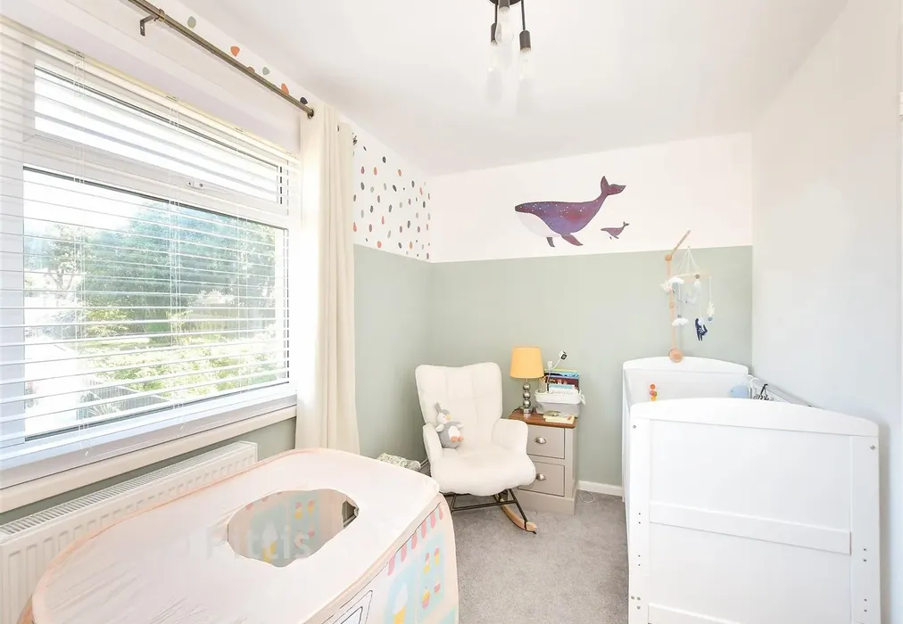 Bedroom 3* - Solent Gardens, Freshwater, Isle of Wight - Wards of Kent