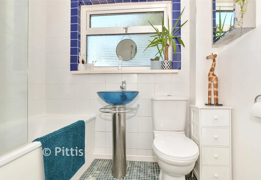 Bathroom - Solent Gardens, Freshwater, Isle of Wight - Wards of Kent
