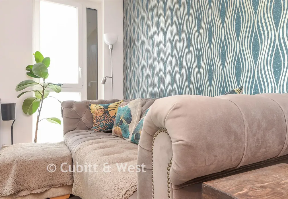 Internal Feature - Marketfield Way, Redhill, Surrey - Wards of Kent