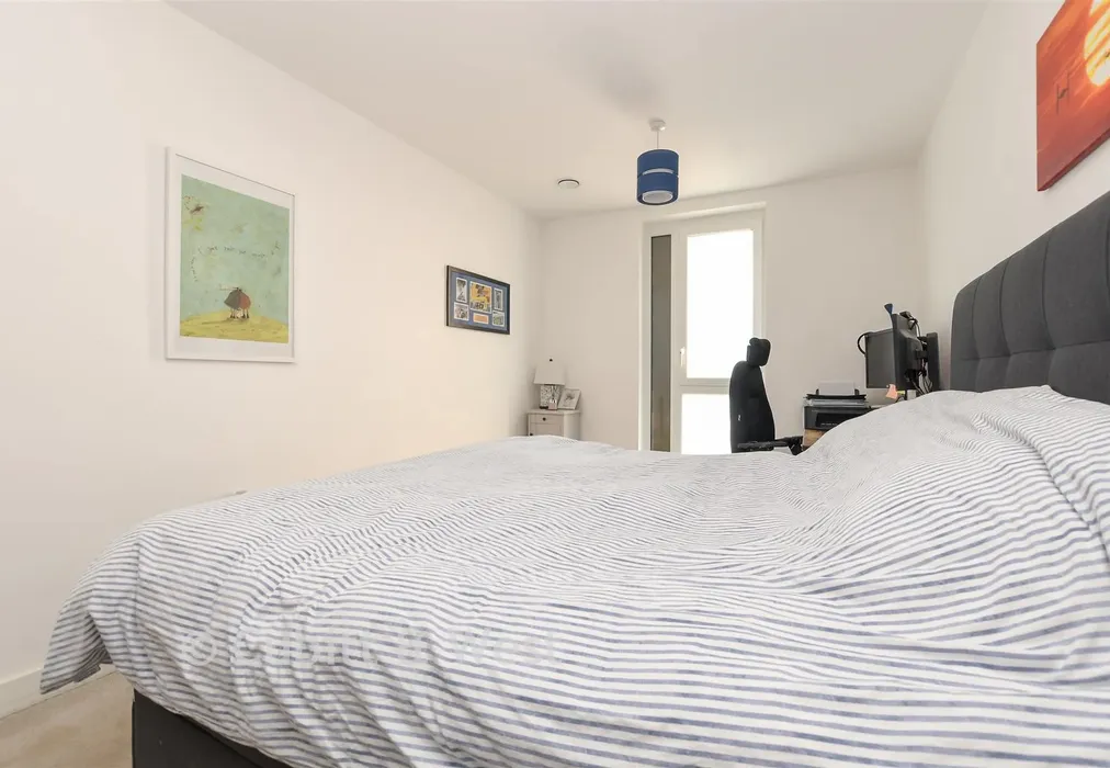 Bedroom 1 - Marketfield Way, Redhill, Surrey - Wards of Kent