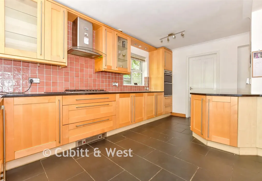 Kitchen - Marrels Wood Gardens, Purbrook, Hampshire - Wards of Kent