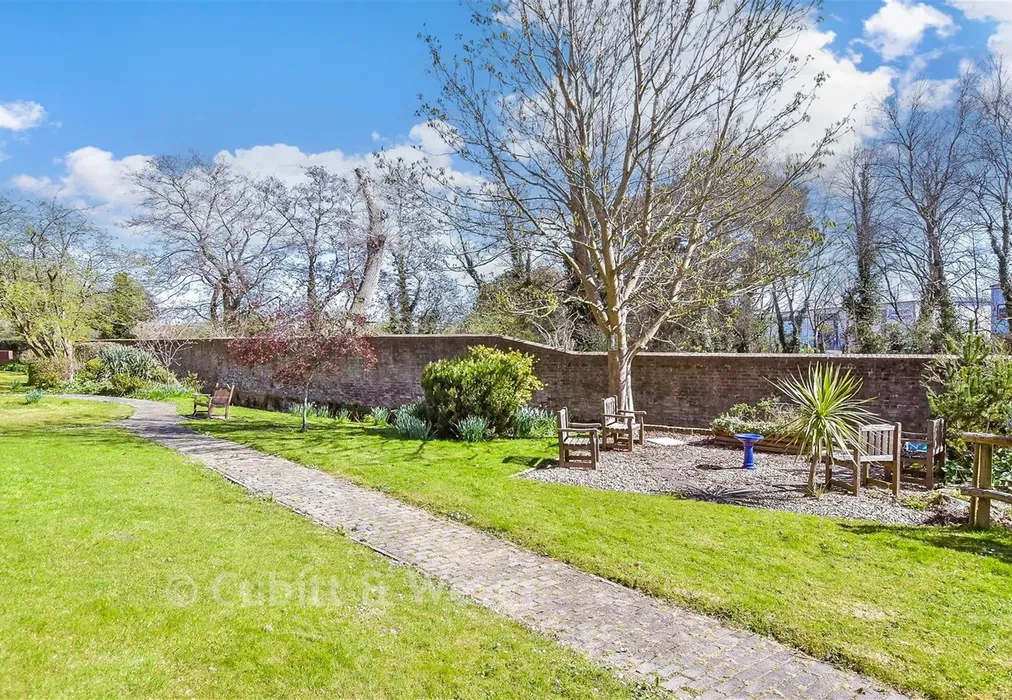 Communal Gardens - Brockhampton Road, Havant, Hampshire - Wards of Kent