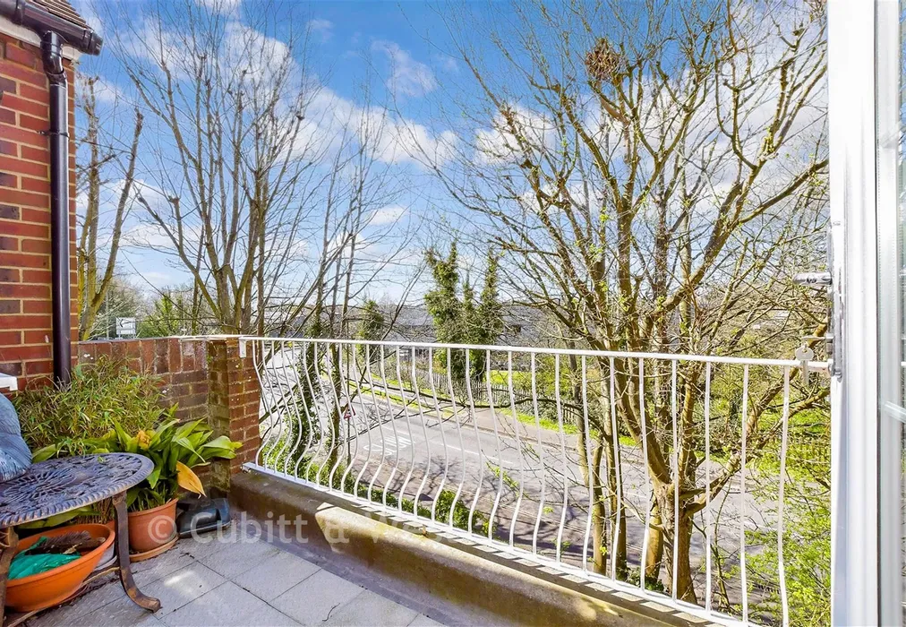 Balcony - Brockhampton Road, Havant, Hampshire - Wards of Kent