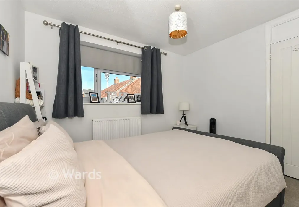 Bedroom 1 - Alen Square, Staplehurst, Kent - Wards of Kent