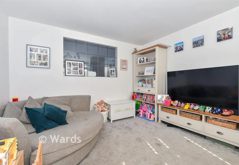 Lounge - Alen Square, Staplehurst, Kent - Wards of Kent