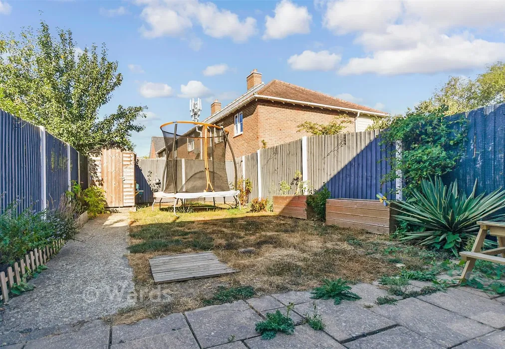 Rear Garden - Alen Square, Staplehurst, Kent - Wards of Kent