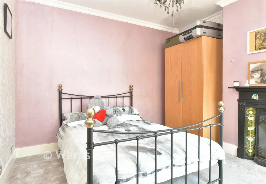 Bedroom 2 - London Road, Northfleet, Gravesend, Kent - Wards of Kent