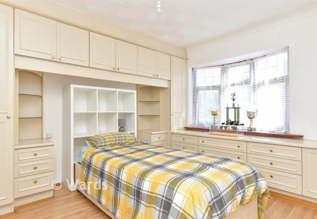 Bedroom 1 - St. Francis Road, Harvel, Meopham, Kent - Wards of Kent