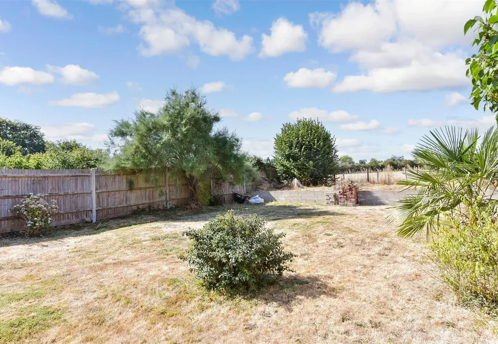Rear Garden - St. Francis Road, Harvel, Meopham, Kent - Wards of Kent