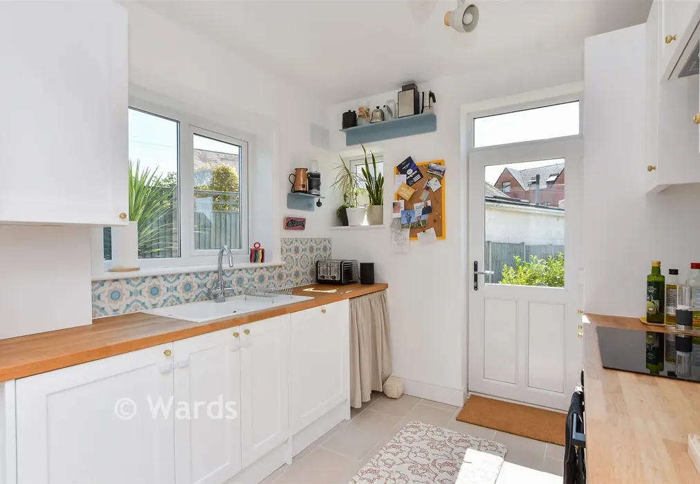 Kitchen - Clare Road, Whitstable, Kent - Wards of Kent