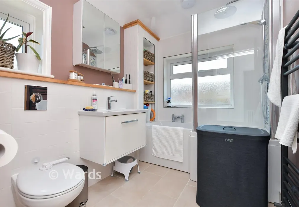 Bathroom - Clare Road, Whitstable, Kent - Wards of Kent