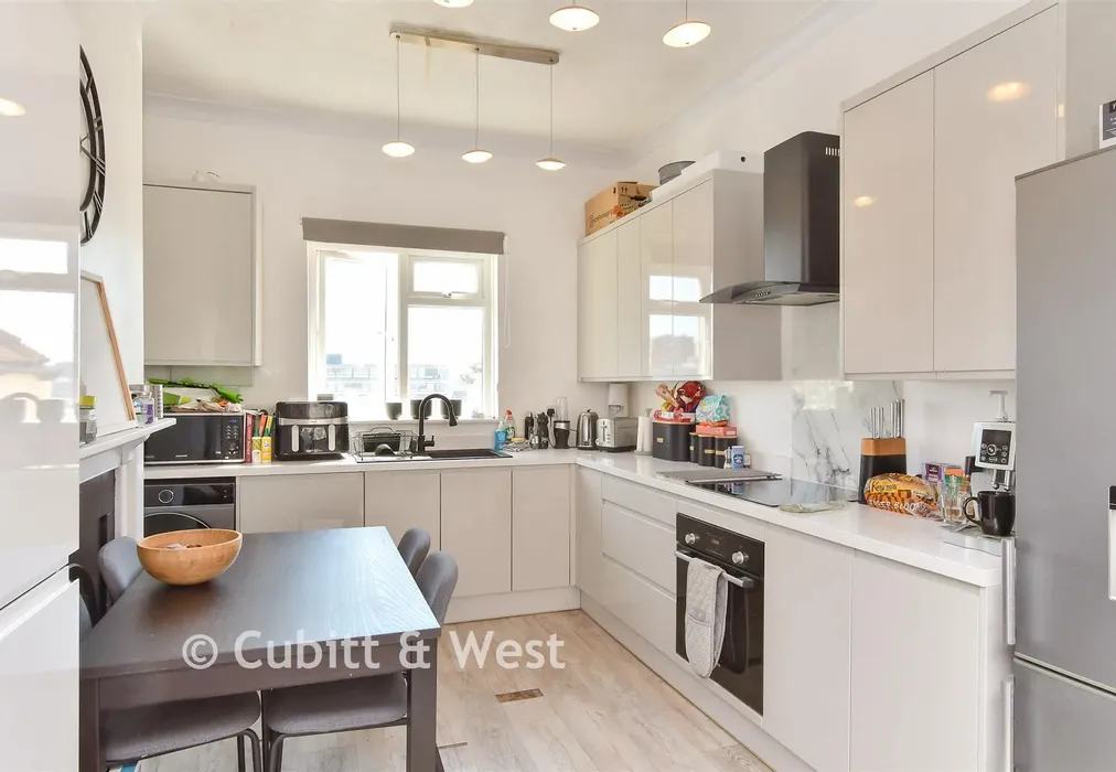 Kitchen - Buckingham Street, Brighton, East Sussex - Wards of Kent