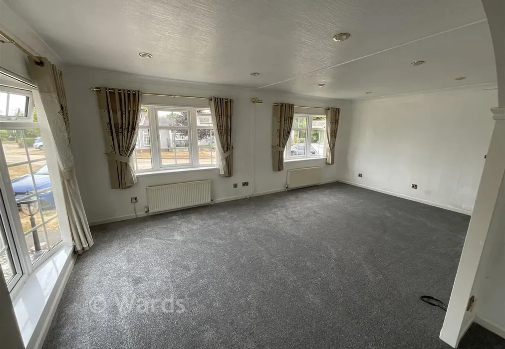 Lounge - Station Road, Nettlestead, Maidstone, Kent - Wards of Kent