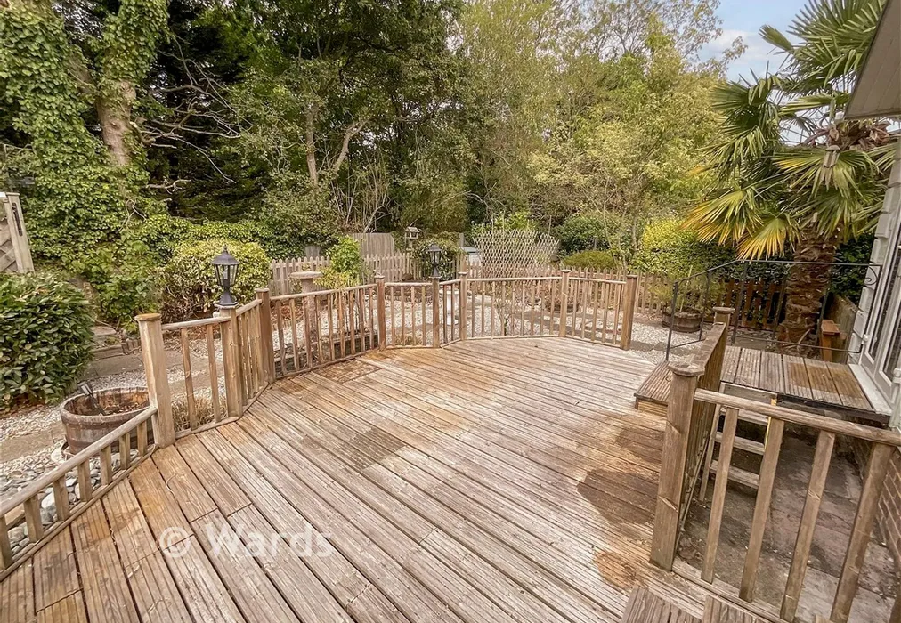 Garden - Station Road, Nettlestead, Maidstone, Kent - Wards of Kent