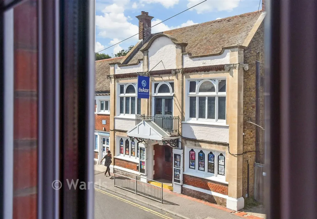 External Lifestyle Photograph - Stanhope Road, Deal, Kent - Wards of Kent