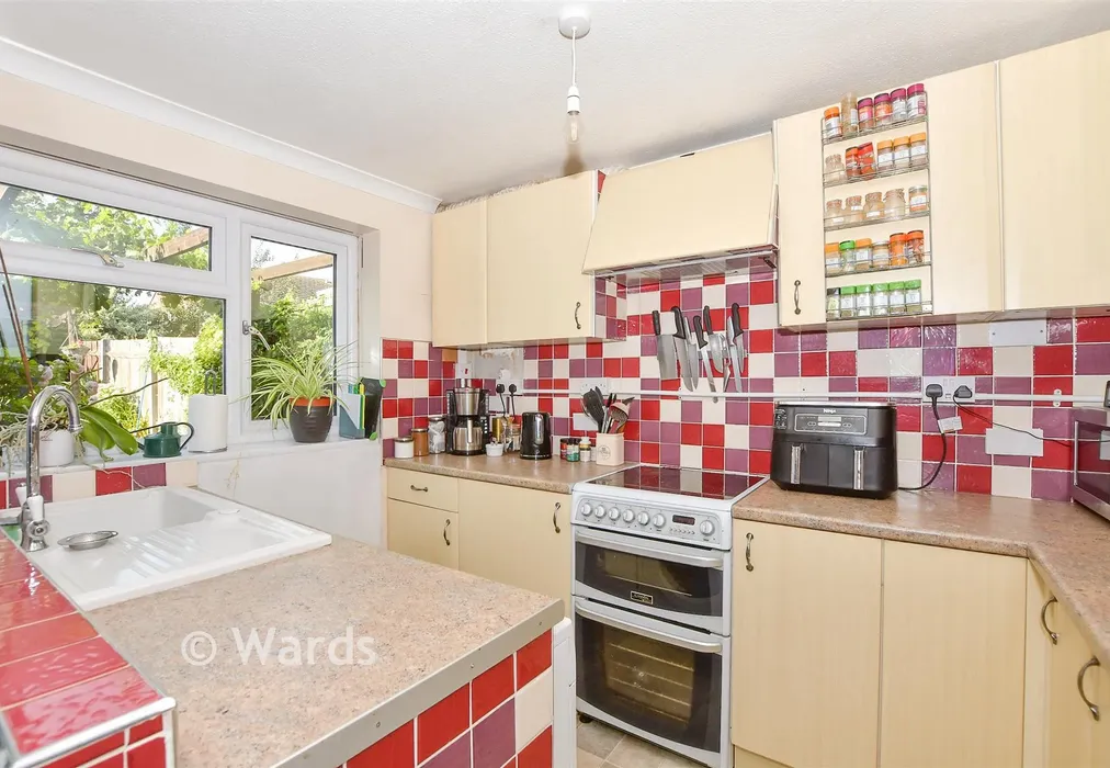 Kitchen - Constitution Hill, Snodland, Kent - Wards of Kent