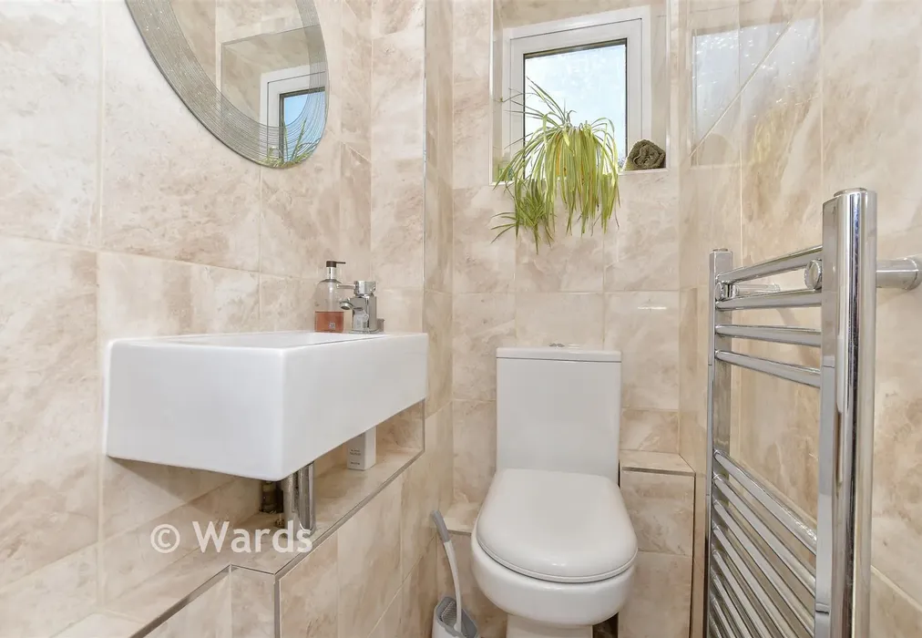 Cloakroom - Haywards Close, Deal, Kent - Wards of Kent