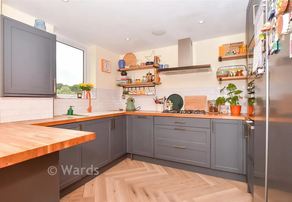 Kitchen - Chalcroft Road, Folkestone, Kent - Wards of Kent
