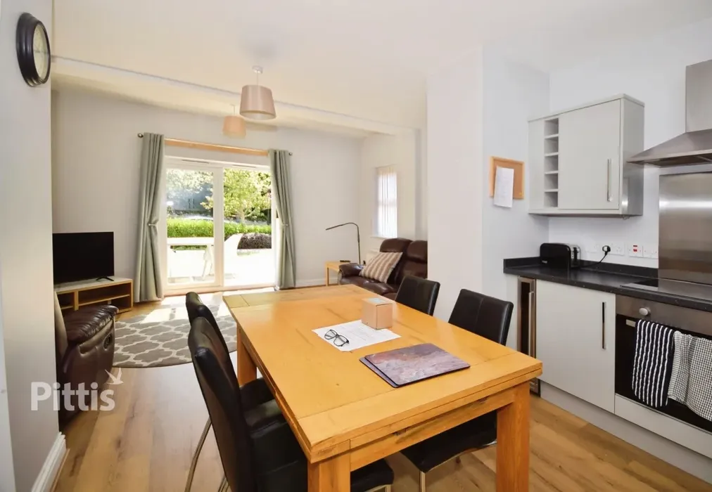  - Crescent Road Shanklin PO37 - Wards of Kent