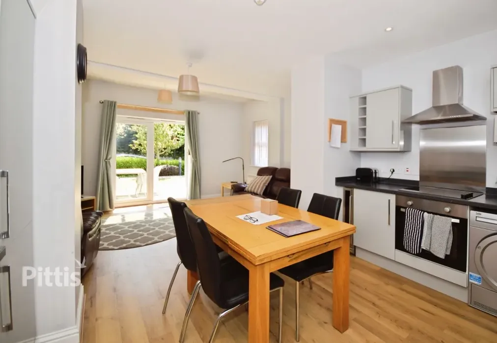  - Crescent Road Shanklin PO37 - Wards of Kent