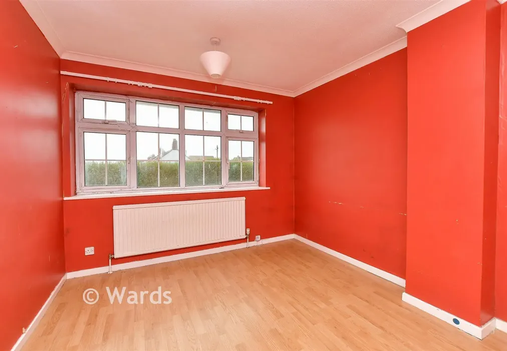 Bedroom 1 - Beach Approach, Warden Bay, Kent - Wards of Kent