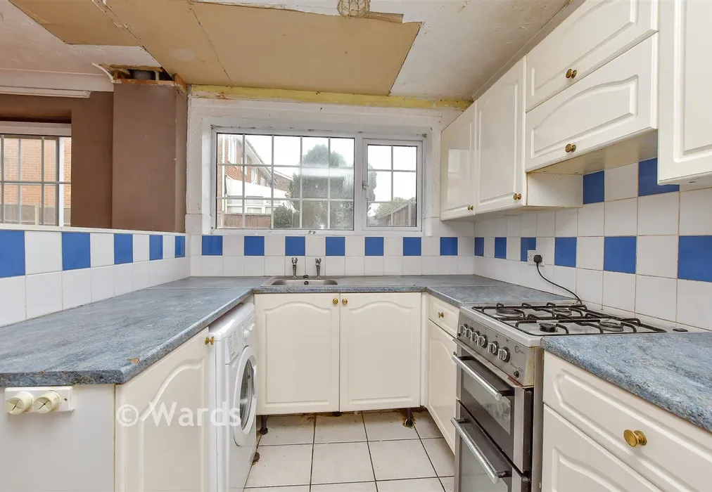 Kitchen/Diner - Beach Approach, Warden Bay, Kent - Wards of Kent