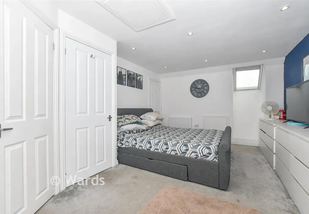 Bedroom 1 - Finch Close, Faversham, Kent - Wards of Kent