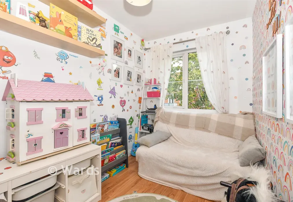 Bedroom 4 - Finch Close, Faversham, Kent - Wards of Kent