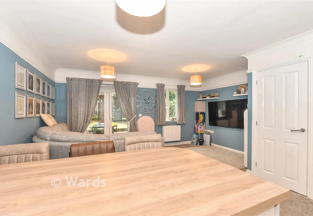 Internal Lifestyle Photograph - Finch Close, Faversham, Kent - Wards of Kent