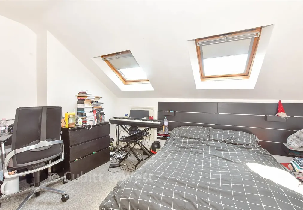Bedroom 1 - Chichester Road, Portsmouth, Hampshire - Wards of Kent