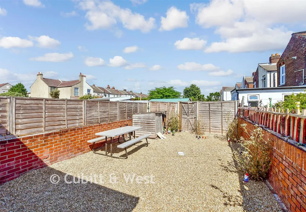 Rear Garden - Chichester Road, Portsmouth, Hampshire - Wards of Kent