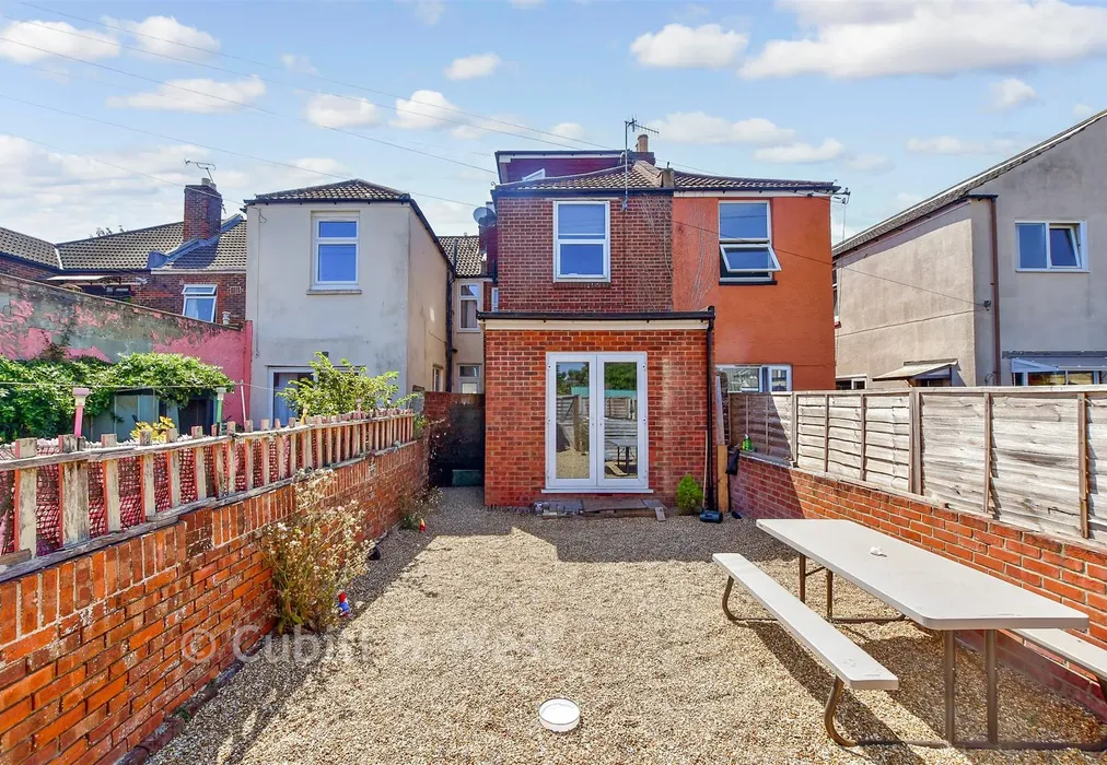 Rear Garden - Chichester Road, Portsmouth, Hampshire - Wards of Kent
