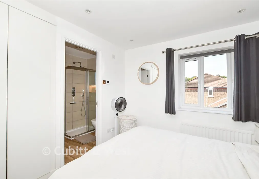 Bedroom 1 - Longsdon Way, Caterham, Surrey - Wards of Kent